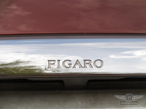 ретро автомобиль Nissan Figaro 1991 год выпуска 