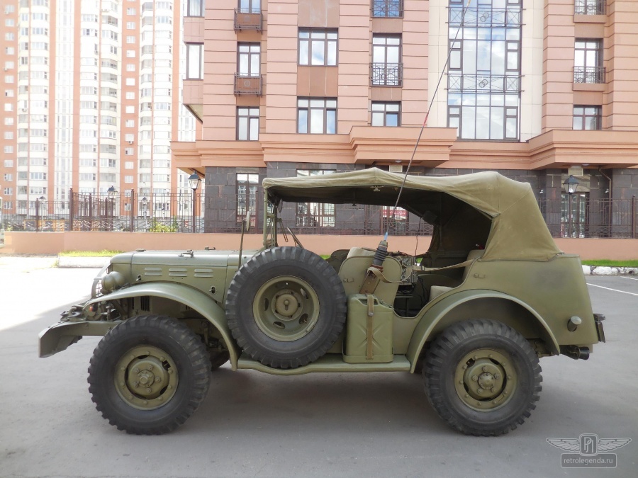 ретро автомобиль Dodge WC58 Radio Command car 1943 год выпуска 