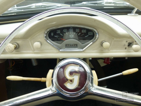 ретро автомобиль Goggomobil Coupe TS250 1960 год выпуска 