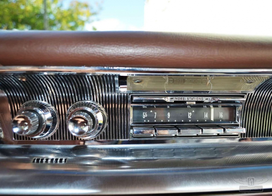 ретро автомобиль Cadillac DeVille Coupe 1959 год выпуска 