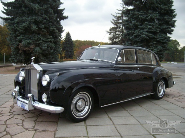 ретро автомобиль Rolls Royce Silver Cloud Long Wheelbase Coachwork by Park Ward Ltd. 1958 год выпуска 
