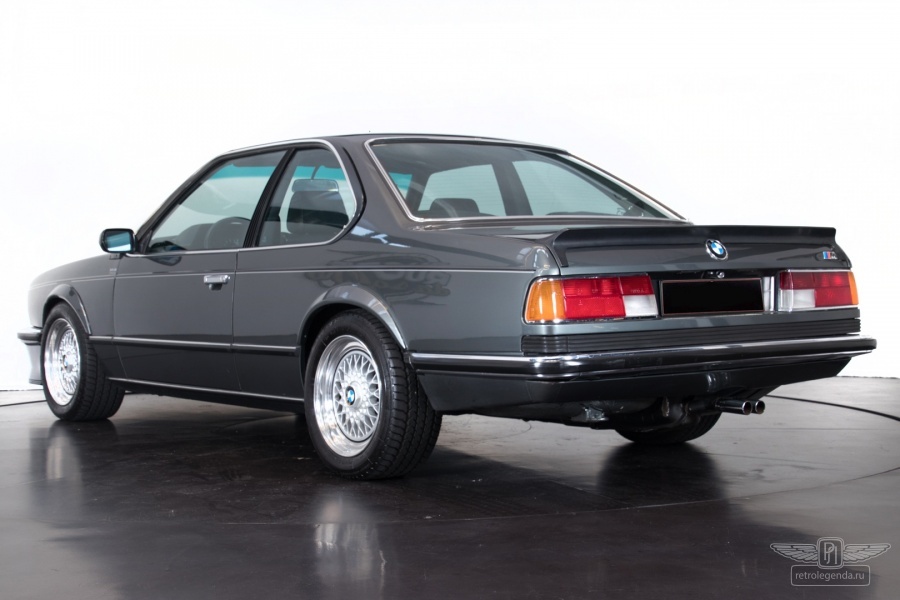 ретро автомобиль BMW 635CSi M 1985 год выпуска 