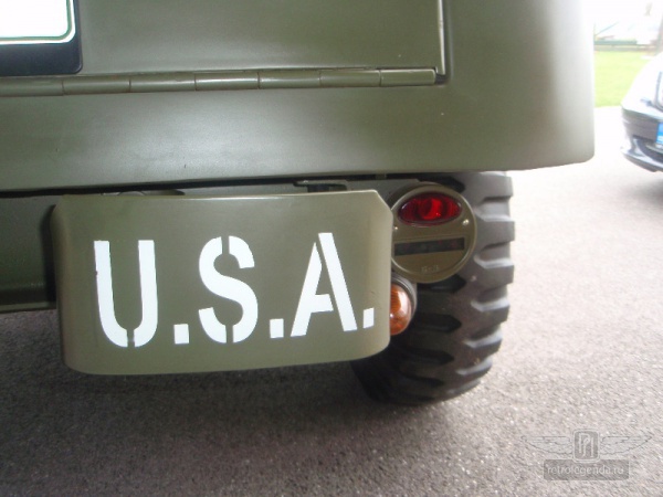 ретро автомобиль Dodge WC57 Command car 1944 год выпуска 