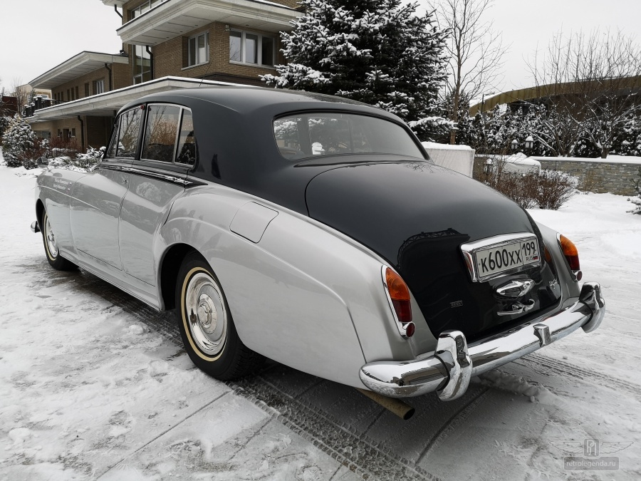 ретро автомобиль Rolls Royce Silver Cloud III 1965 год выпуска 