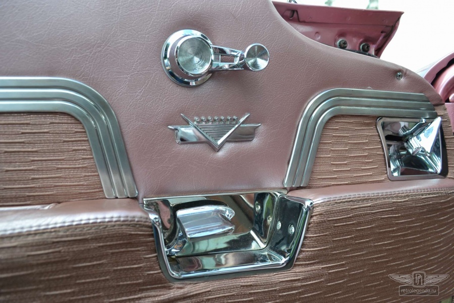 ретро автомобиль Cadillac DeVille Coupe 1959 год выпуска 