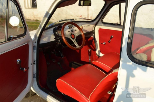 ретро автомобиль FIAT ABARTH 695 1965 год выпуска 