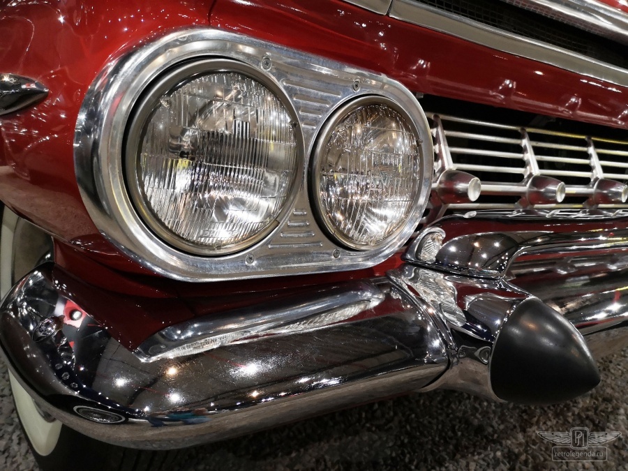 ретро автомобиль Chevrolet Impala Convertible 1959 год выпуска 
