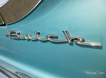 ретро автомобиль Buick LeSabre Coupe