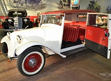 ретро автомобиль Tatra 57